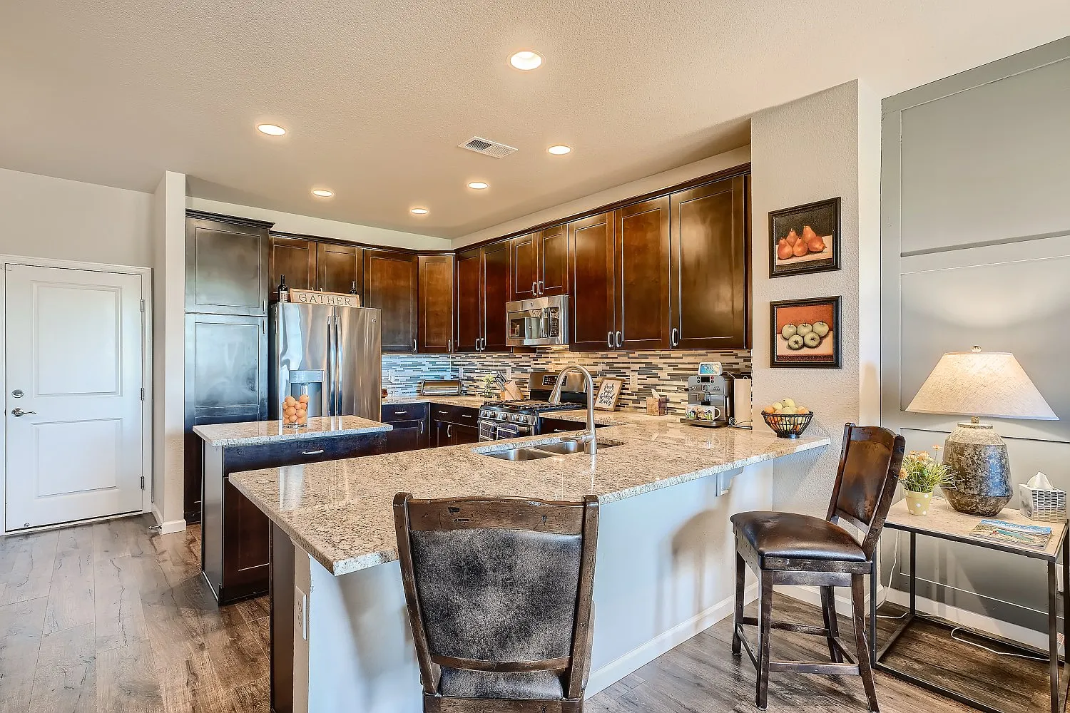 3 bed, 2.5 bath, 1700 sqft, $5,400 — Photo 4