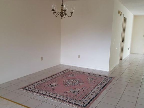 3rd image of 2125 Meadowlark Ln
