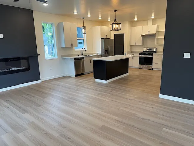1881 W Lake Lucille Dr #1 — Photo 4
