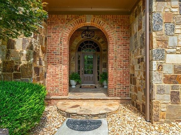 5th image of 3505 Watson Rd