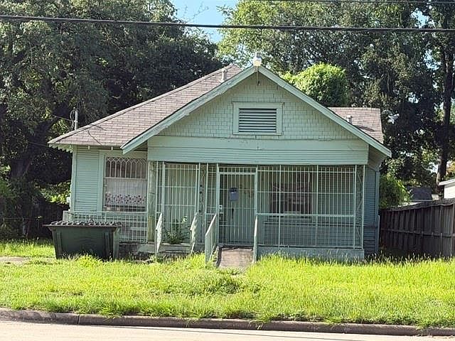 1st image of 909 W Little York Rd