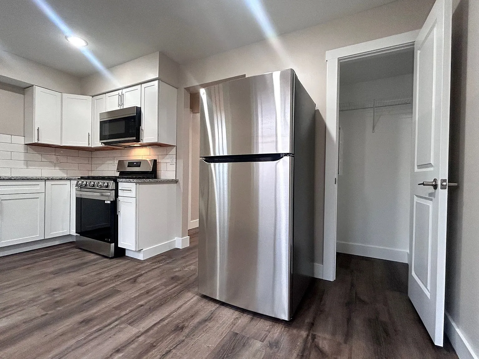 2 bed, 1.5 bath, 1100 sqft, $1,400 — Photo 1