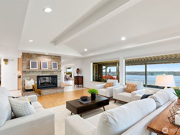 5th image of 2112 Browns Point Boulevard