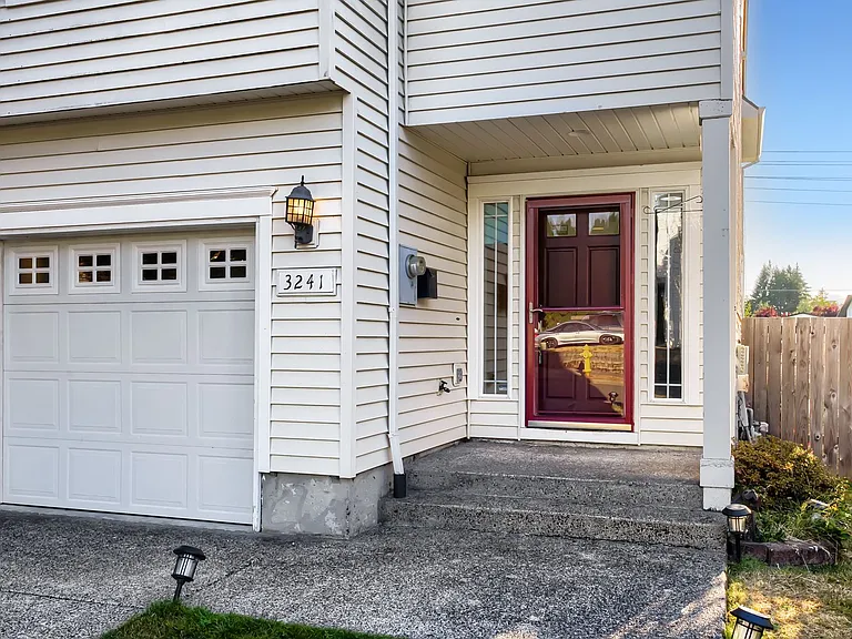 3241 NW Banff Dr — Photo 2