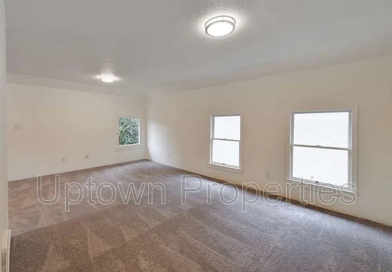 624 NW 22nd Ave #UPPER — Photo 5