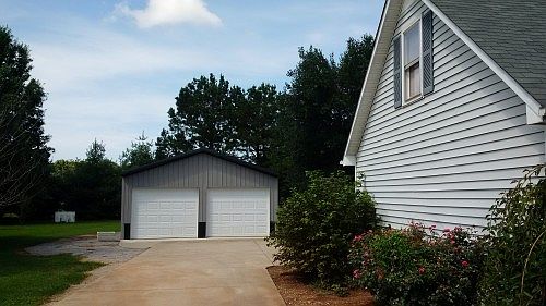 3rd image of 4668 Cynthia Ln