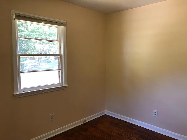 1846 Colony Dr — Photo 8