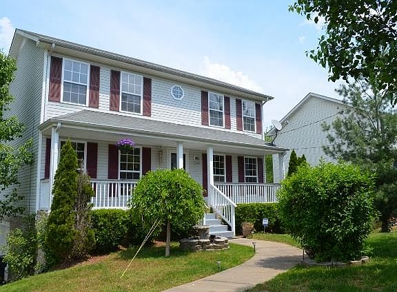 3rd image of 954 Hedge Apple Dr