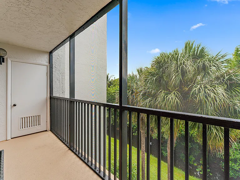 1605 S US Highway 1 #F305 — Photo 3
