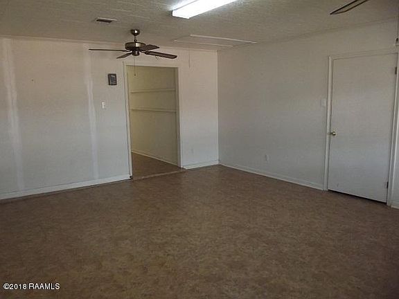 4th image of 400 Oak Dr