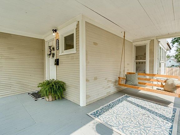 4th image of 214 E 6th Ave