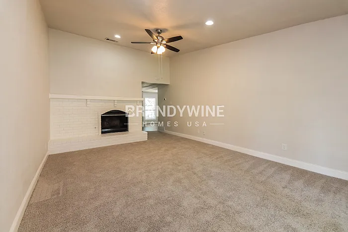 1821 Whiteoak Dr — Photo 5