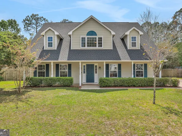 379 Creekside Dr, Waverly, GA 31558