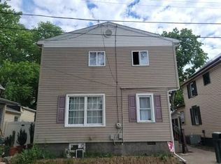 4 Queen St, Paulsboro, NJ 08066