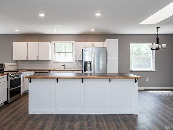 4th image of 932 Tammy Cir