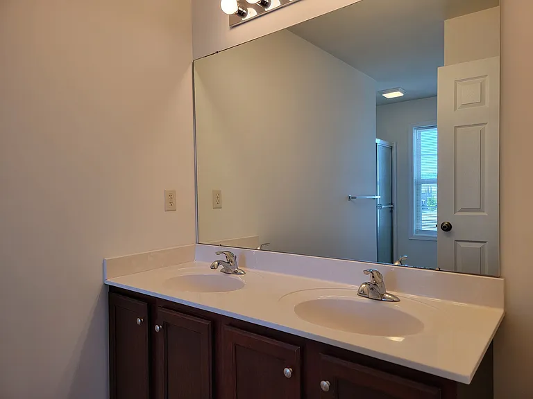 402 Mount Olive Ln — Photo 20