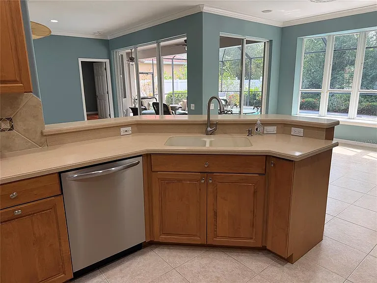 4823 Carrington Cir — Photo 18