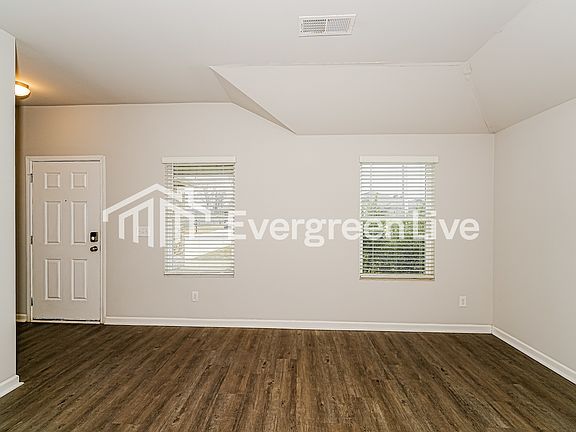 4th image of 1045 Brookhaven Dr