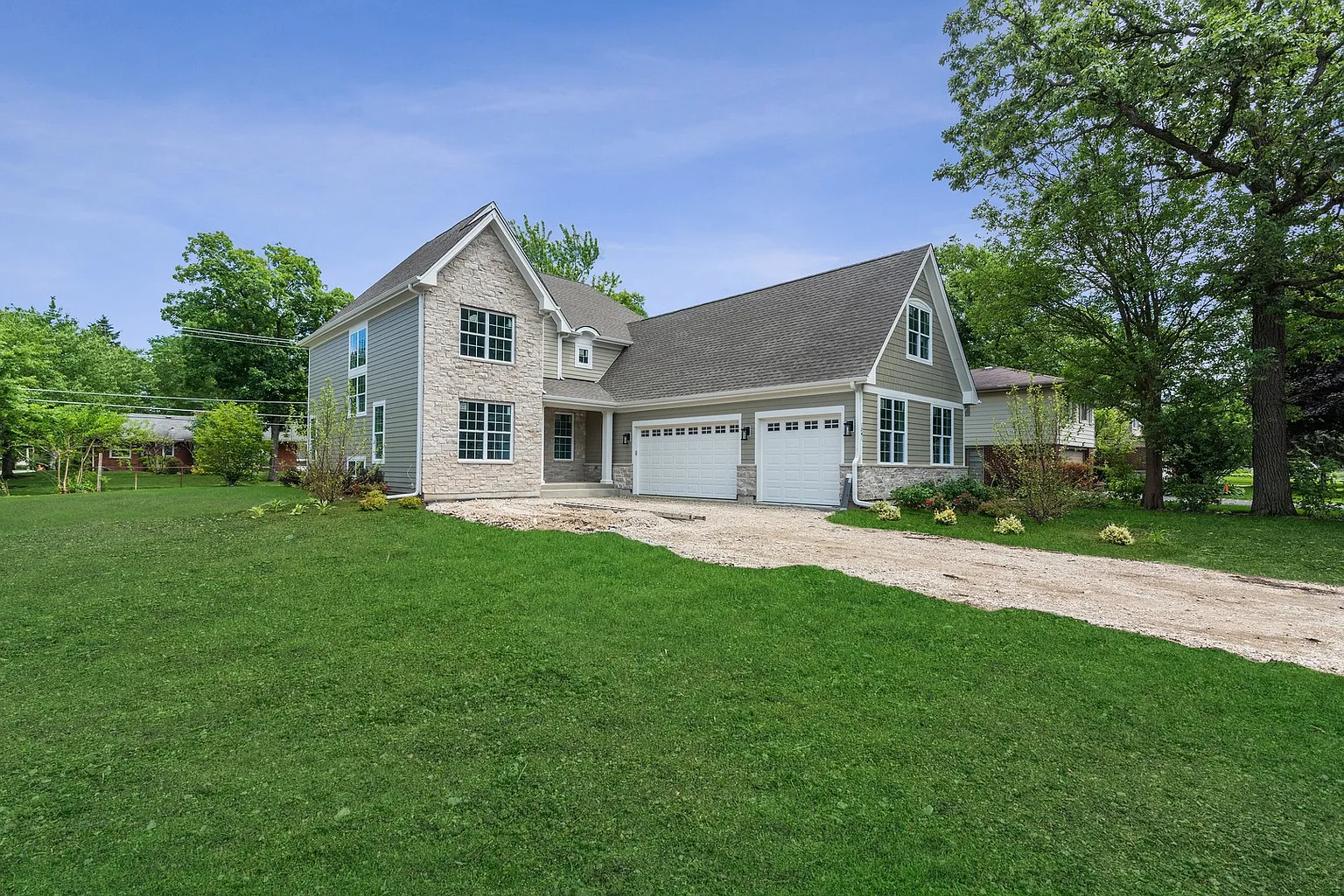 1241 Blackthorn Ln photo 1
