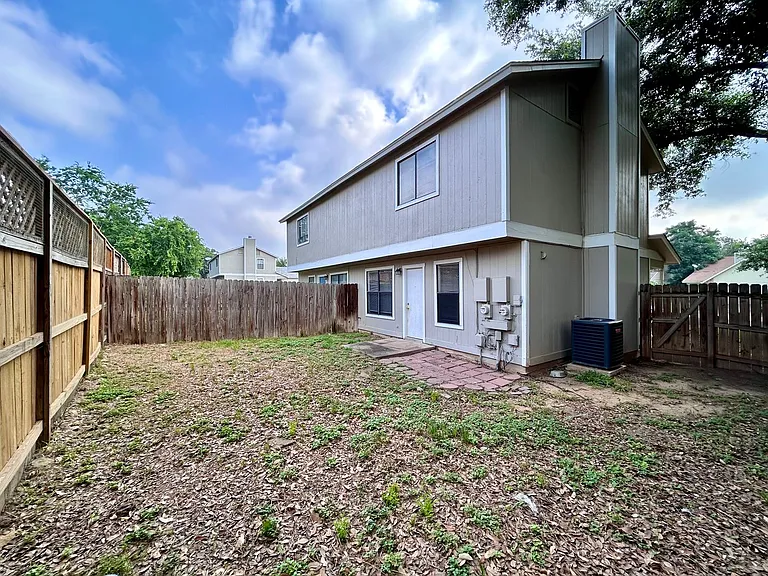 9300 Kempler Dr — Photo 17