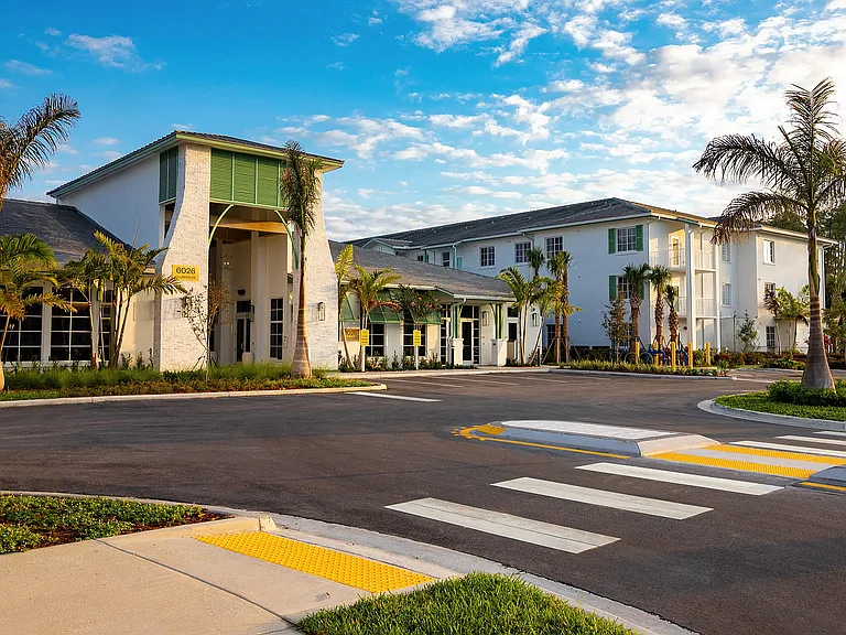 Marlowe Naples — Photo 23