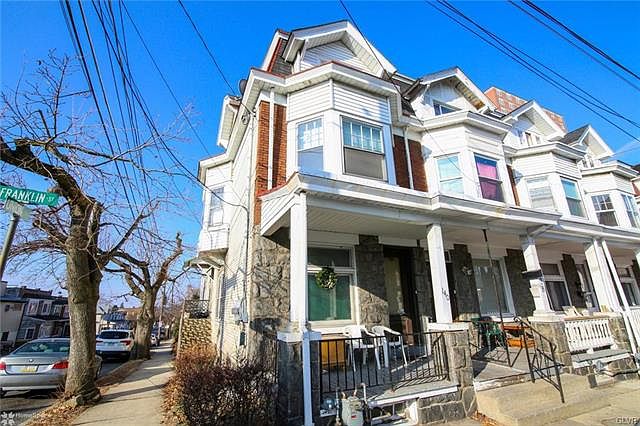 2nd image of 140 S Franklin St
