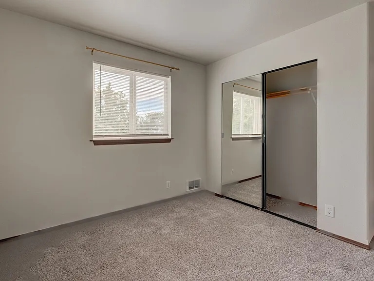 1602: 1445 NW Elwha St — Photo 12