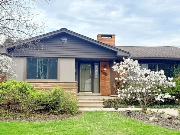 3915 Parkview Dr, Royal Oak, MI 48073