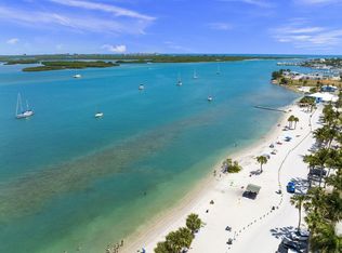 25 Harbour Isle Dr W UNIT 203, Fort Pierce, FL 34949