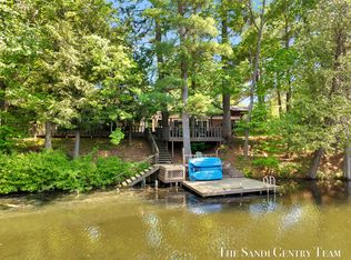 602 Fruitvale Rd, Montague, MI 49437
