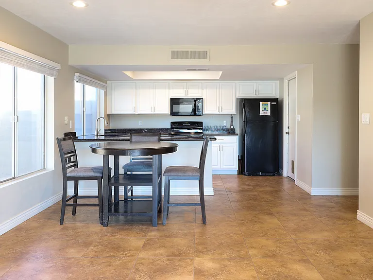 2105 N Los Altos Dr #4 — Photo 7