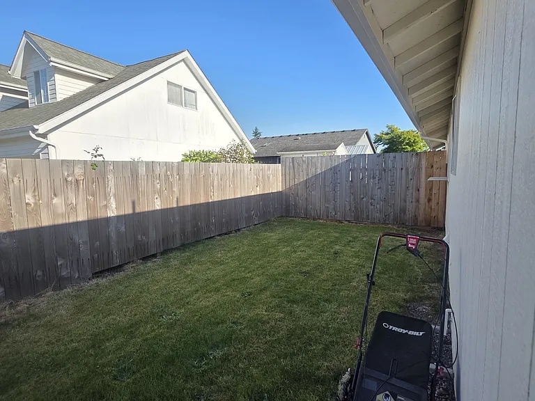 7024 Pierce Dr N — Photo 30