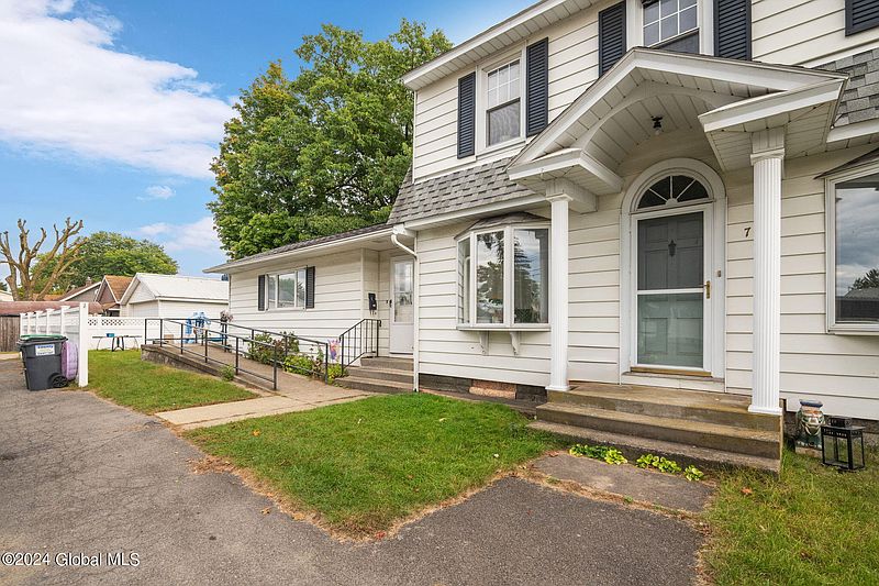 4th image of 701 Hudson Avenue