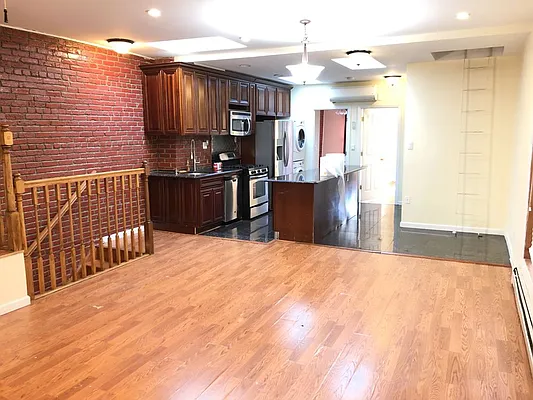 Rented by Gama Group | media 24