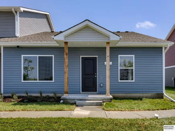 2157 Brandon Ln, Fremont, NE 68025