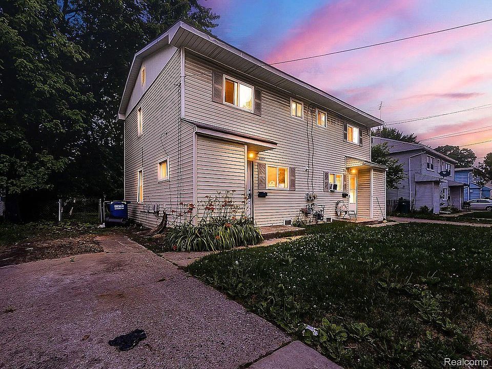 1st image of 33117 Alberta St