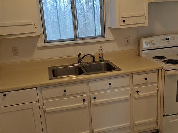 4th image of 4900 Old Briar Trl