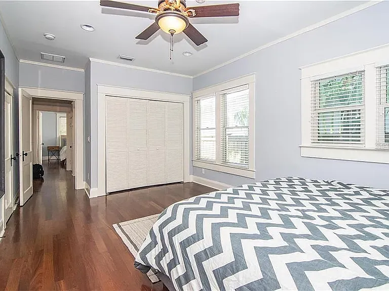2117 Watrous Ave — Photo 8