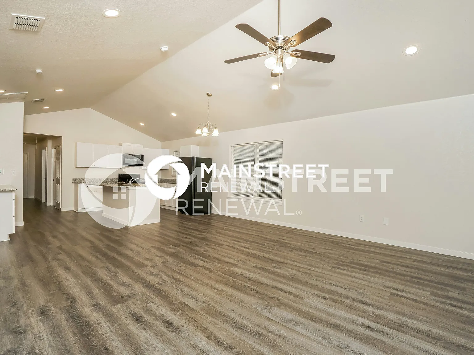 1207 Hortencia Ave — Photo 4