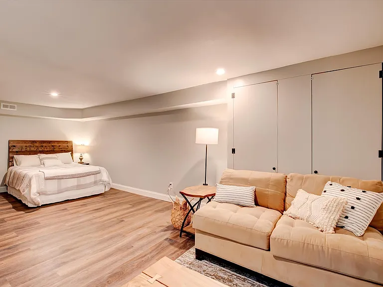 1301 Glenoaks Dr — Photo 13