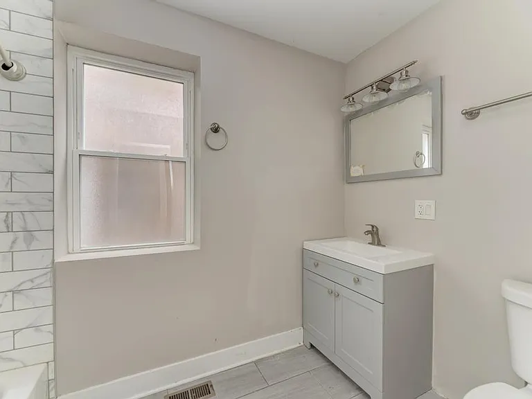 7944 S Ellis Ave #1 — Photo 9