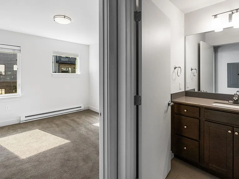 Creekside Apartments — Photo 27