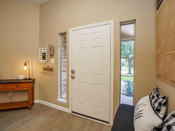 5th image of 10934 Brighton Gardens Dr