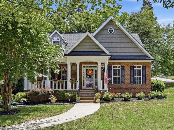 6655 Lake Dale Way, Clemmons, NC 27012