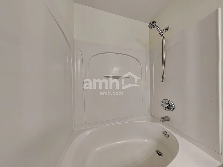 408 Corklan Ct — Photo 17