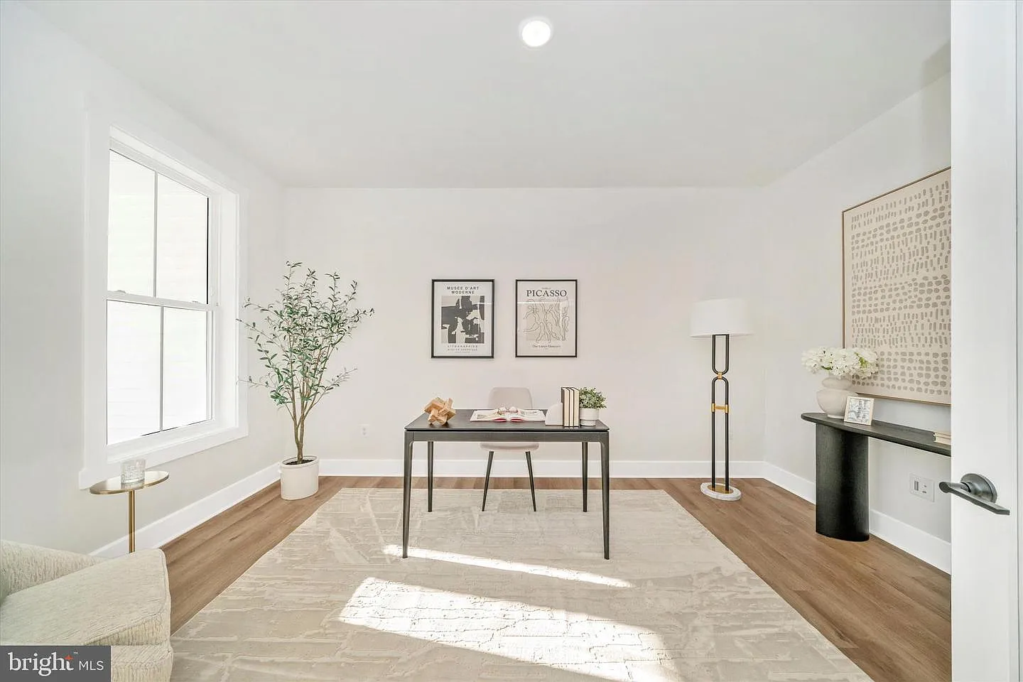 5 bed, 4.5 bath, 3979 sqft, $4,900 — Photo 4