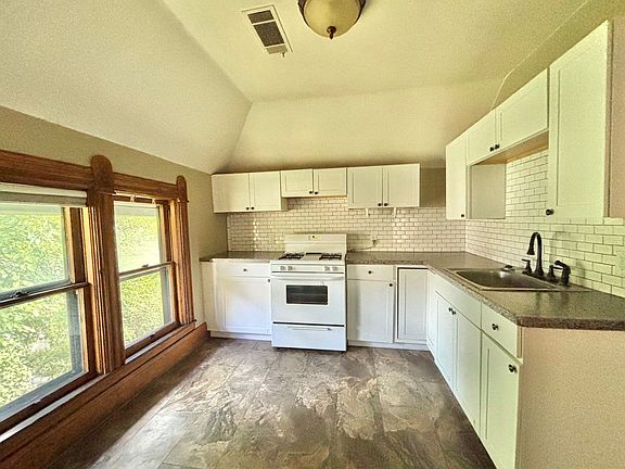 2nd image of 605 W Kalamazoo Ave #2