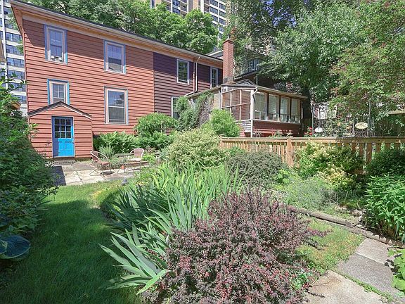 2nd image of 1325/1329 Brenton St