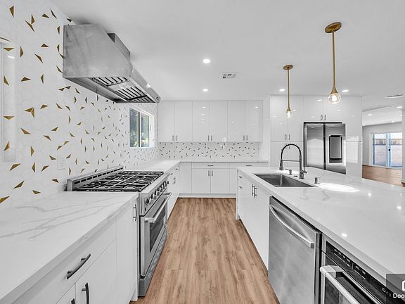 3rd image of 10053 Babbitt Ave