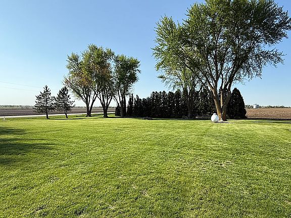 5th image of 2463 Viking Ave